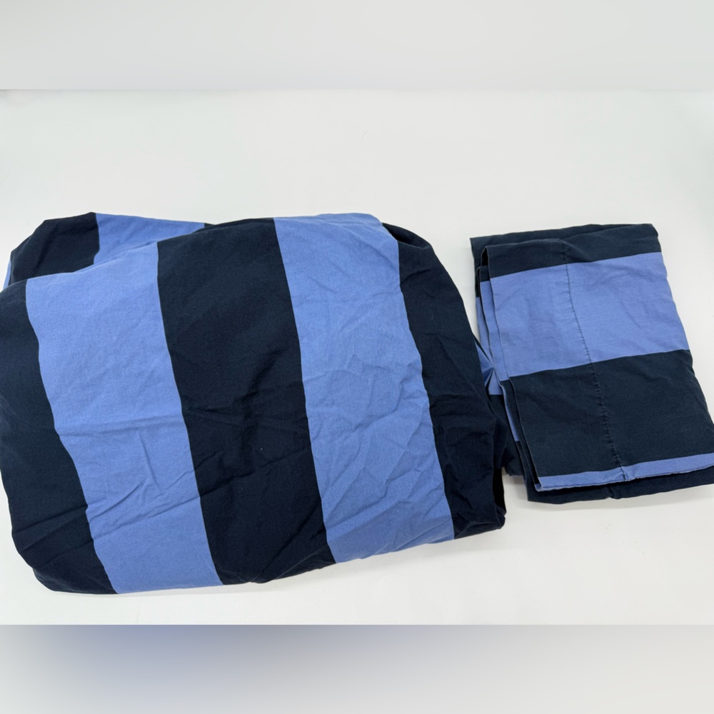 Pottery Barn Teen Blue and Navy Twin Fitted Sheet With Matching Pillowcase